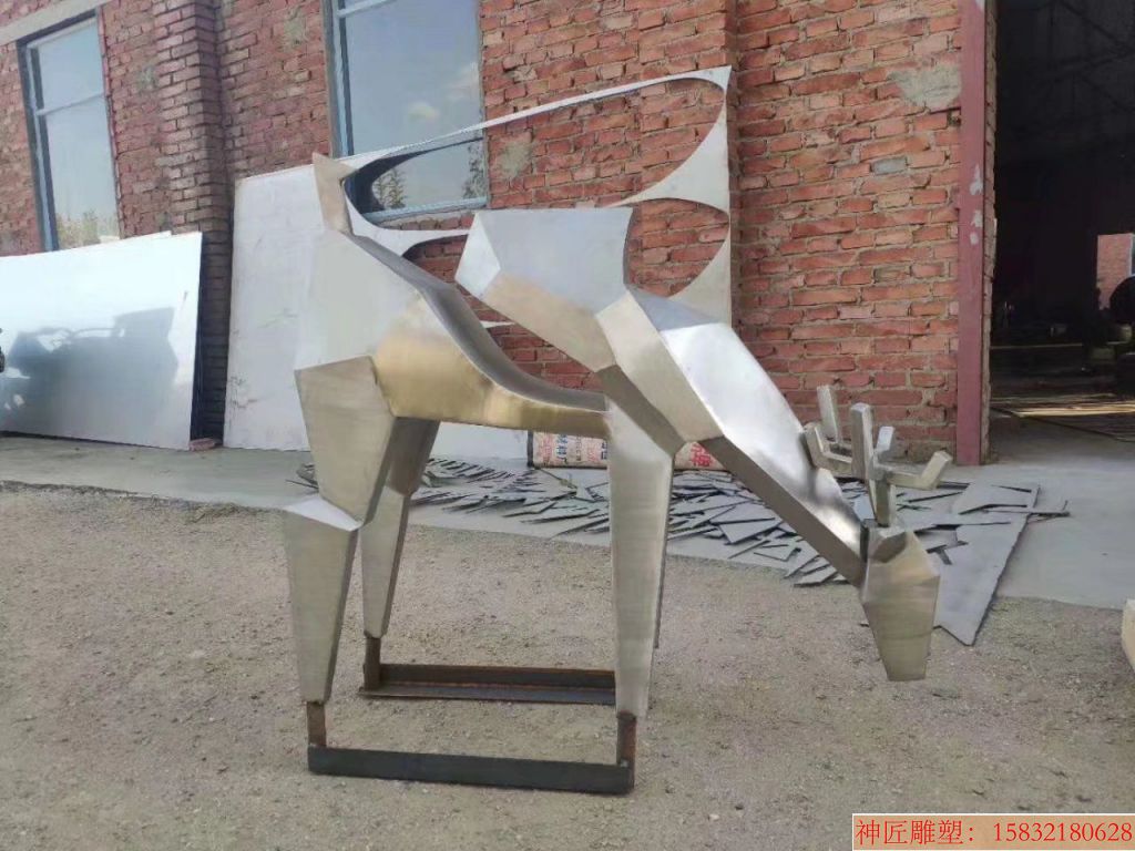 不锈钢拉丝面小鹿雕塑 草坪动物雕塑