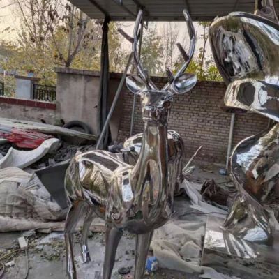 不锈钢镜面鹿雕塑厂家 草坪动物摆件小鹿